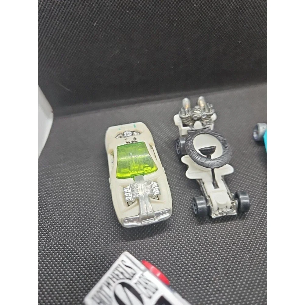 Hot Wheels Lot of 5, 70 Chevelle, Hollowback, Airuption, Hot Seat, Altered Ego